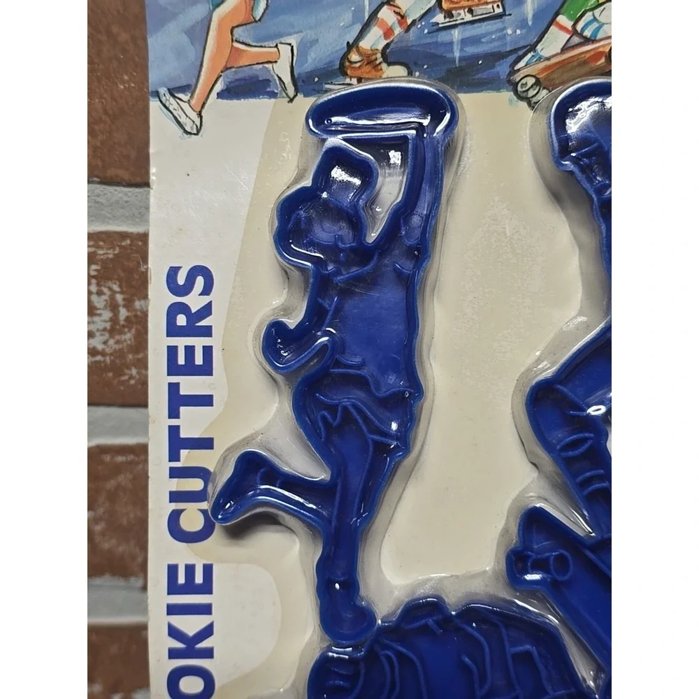 Vintage 1989 LK Manufacturing Cookie Cutters Set Hockey Player New Sealed USA